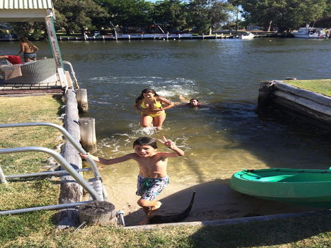 Mandurah Riverfront Holiday Rental - ACT Tourism 1