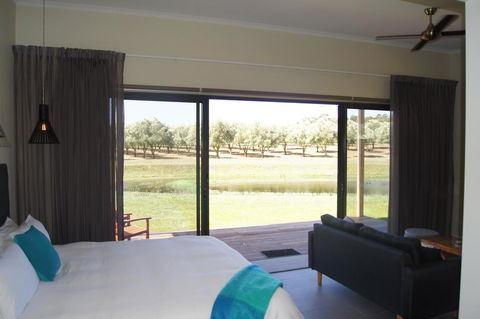 Manzanillo Grove Villa - ACT Tourism 0