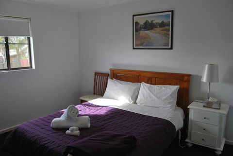 Maple Tree Cottage - ACT Tourism 3