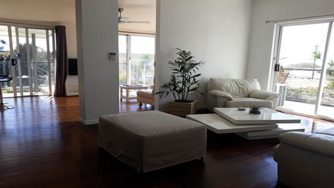 Maple Villa - ACT Tourism 3