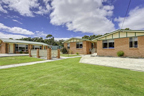 Masons Cottages - ACT Tourism 0