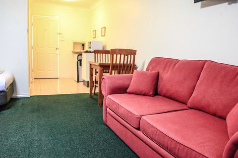 Maynestay Motel - ACT Tourism 1