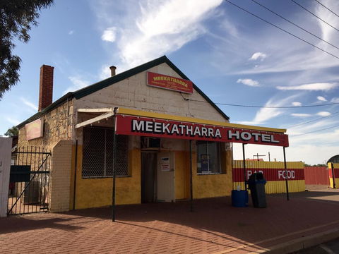 Meekatharra Hotel - ACT Tourism 0
