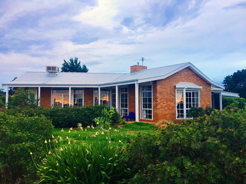 Melbourne Garden Bed And Breakfast - ACT Tourism 0