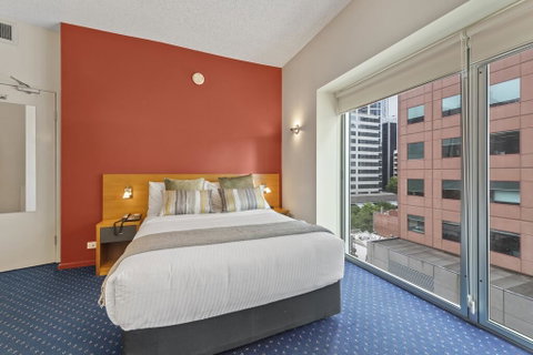 Melbourne Hotel CBD - ACT Tourism 1