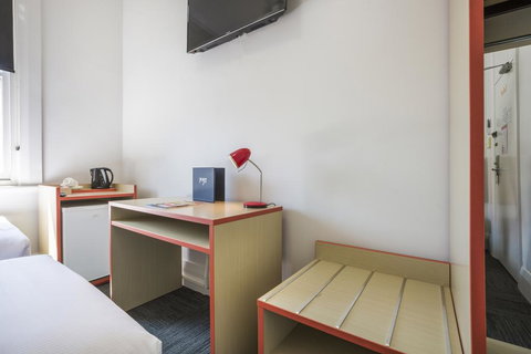 Melton Hotel Auburn - ACT Tourism 2