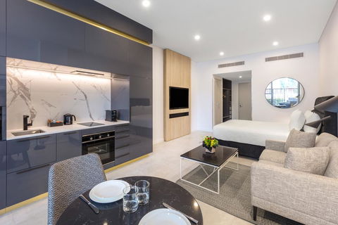 Meriton Suites Broadbeach - ACT Tourism 2