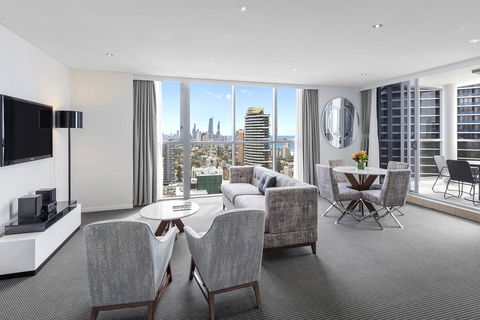 Meriton Suites Broadbeach - ACT Tourism 1