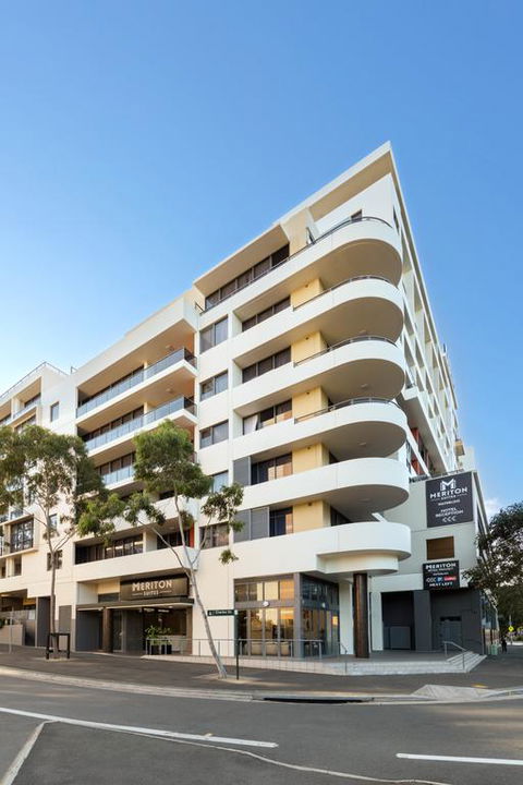 Meriton Suites Waterloo - ACT Tourism 3