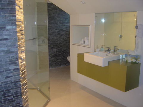 Merlot Verdelho Townhouses - ACT Tourism 1