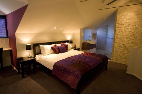 Merlot Verdelho Townhouses - ACT Tourism 0