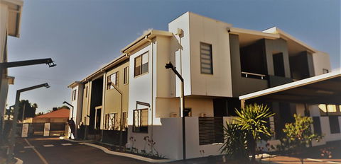 MERRIFIELD Foothill Suites - RELAXING LIFETYLE CHOICE - ACT Tourism 3