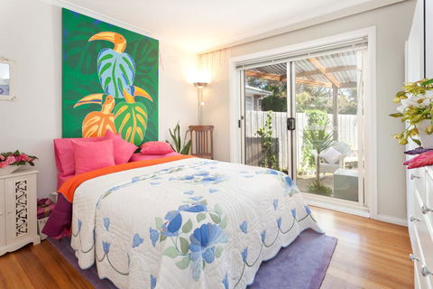 METRES TO THE BEACH - MORNINGTON - ACT Tourism 2