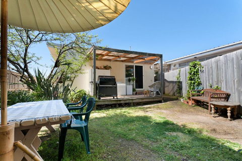 METRES TO THE BEACH - MORNINGTON - ACT Tourism 3