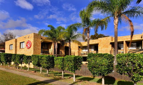 Metro Inn Ryde - ACT Tourism 0