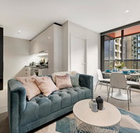 MH022  Sweet Pink room located in Melbourne CBD - ACT Tourism