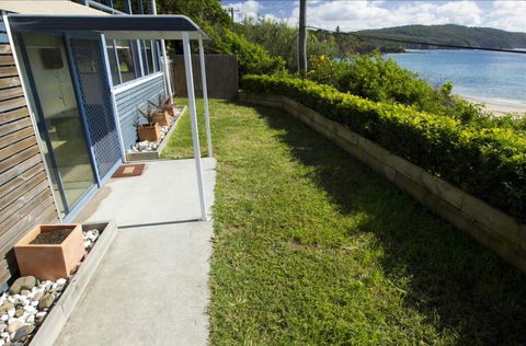 Mick's Apartment - Seal Rocks Beachfront - ACT Tourism 0
