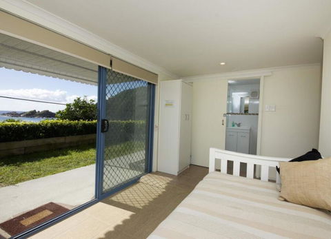 Mick's Apartment - Seal Rocks Beachfront - ACT Tourism 2