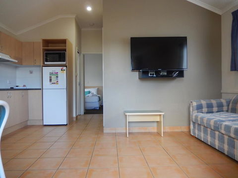 Middle Rock Holiday Resort - ACT Tourism 2
