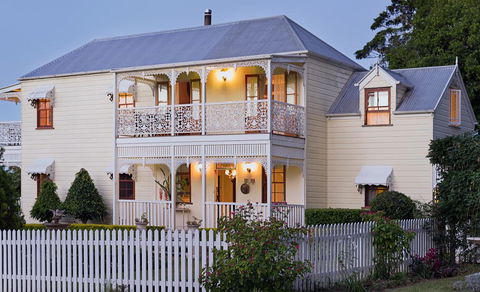 Middleton House Maleny - ACT Tourism 0