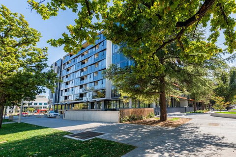 Midnight Apartments Accommodate Canberra - ACT Tourism 2
