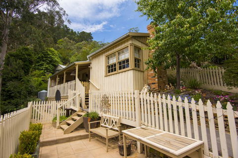 Mill House - ACT Tourism 0