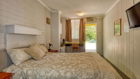 Millers Cottage Motel - ACT Tourism 2