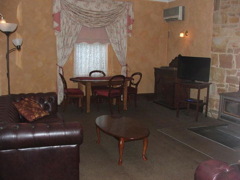 Mintaro Hideaway - ACT Tourism 1