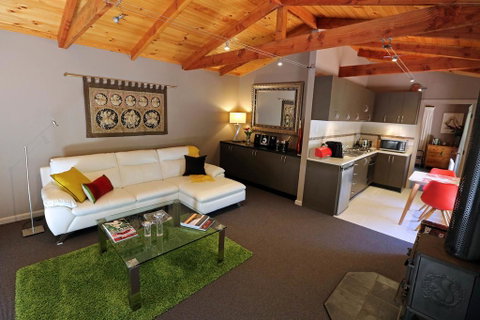 Mirkwood Forest Self-contained Spa Cottages - ACT Tourism 0