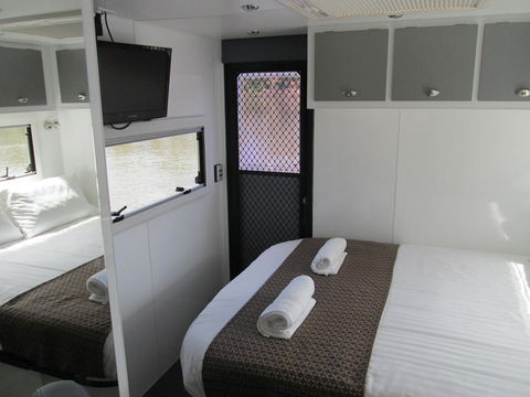 Moama On Murray Houseboats - ACT Tourism 3