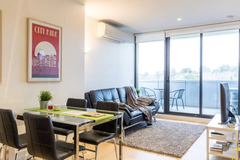 Modern 1 Bedroom Apartment In Tranquil Parklands - ACT Tourism 0