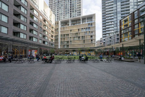 Modern Apartment In Darling Harbour - ACT Tourism 1