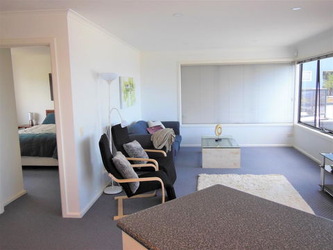 Modern Hobart Apartment With Stunning Views - ACT Tourism 3
