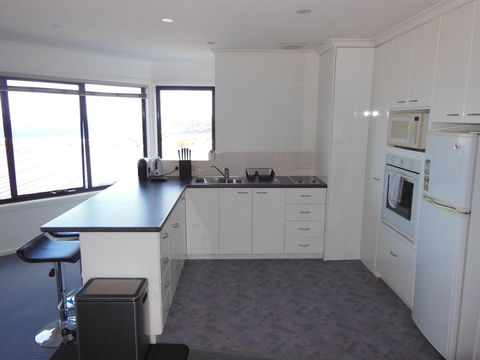 Modern Hobart Apartment With Stunning Views - ACT Tourism 2