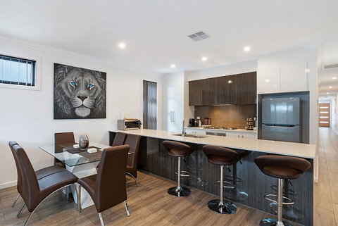 Modern Luxury At Christies Beach - ACT Tourism 1