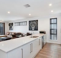 Modern Luxury at Christies Beach - ACT Tourism
