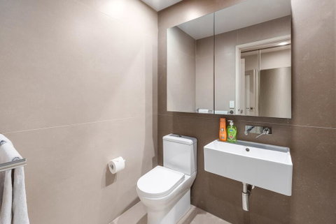Modern One Bed Room With Balcony - ACT Tourism 3