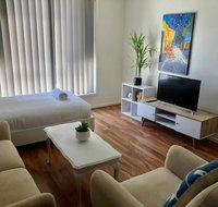 Modern Unit Near To Surfers Paradise - ACT Tourism