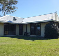 Molly Morgan Vineyard - ACT Tourism
