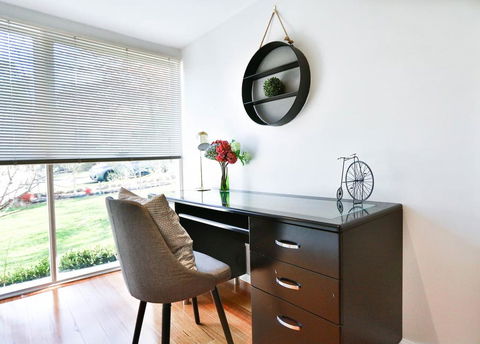 Mont Albert 2 Bedrooms Morden House - ACT Tourism 1