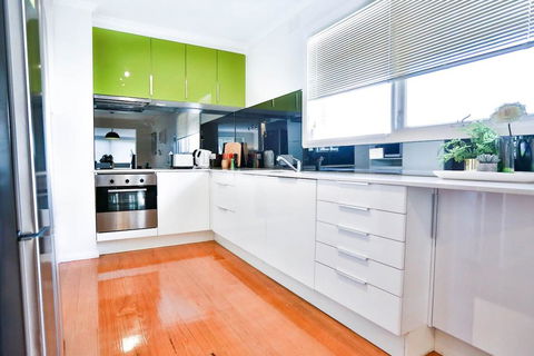 Mont Albert 2 Bedrooms Morden House - ACT Tourism 0