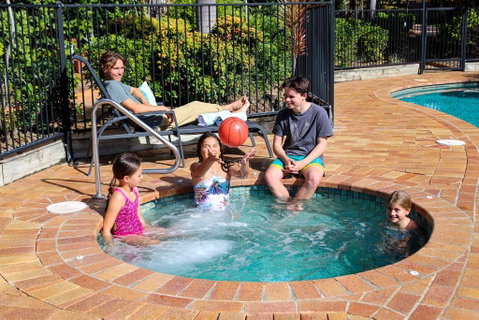 Montana Palms Resort - ACT Tourism 1