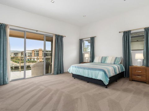 Monte Carlo Living At Martha Cove - ACT Tourism 3