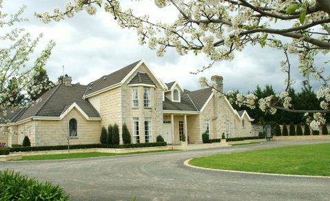 Montfort Manor - ACT Tourism 0
