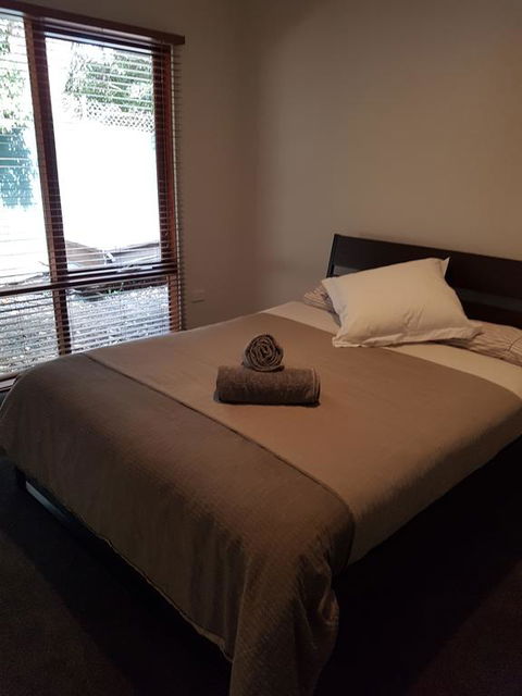 Montrose Barn House - ACT Tourism 3