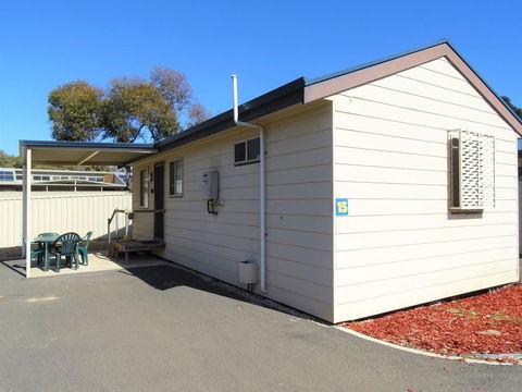 Moonta Bay Cabins - ACT Tourism 1