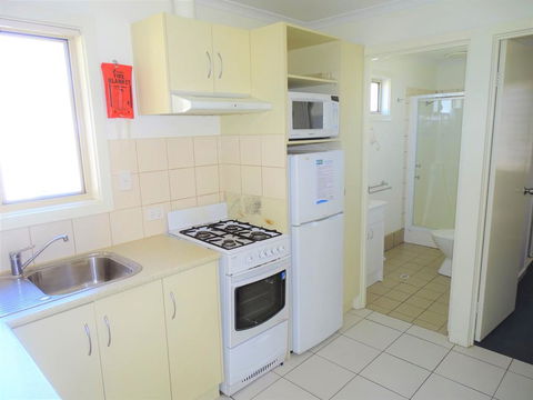 Moonta Bay Cabins - ACT Tourism 3