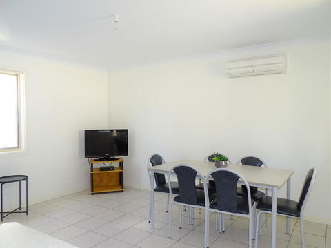 Moonta Bay Cabins - ACT Tourism 2