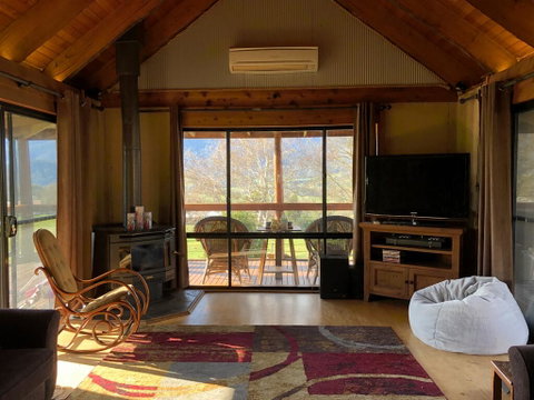 Mountain Grass Lodge (2 Bedroom) - ACT Tourism 2