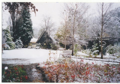 Mountain View Holiday Retreat - ACT Tourism 0